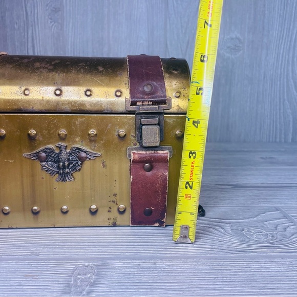 Vintage Capt David Babcock Clipper Ship Young America chest ( came off a lamp ) - Picture 5 of 9